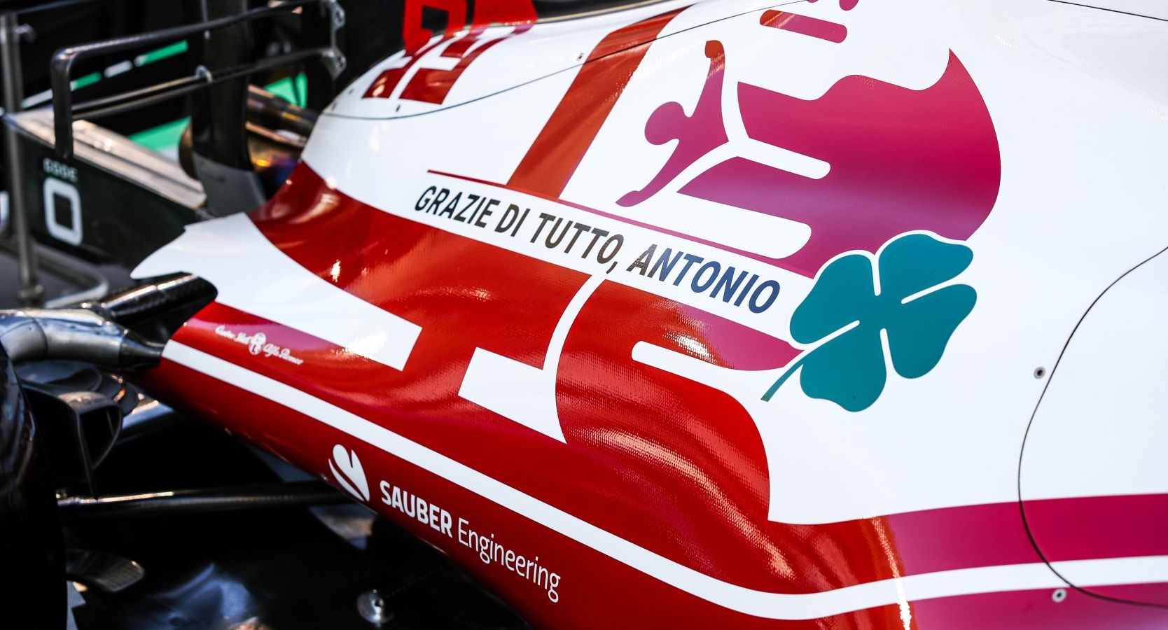 F1: Alfa Romeo despede-se dos seus pilotos: “Dear Kimi, we will leave you alone now”