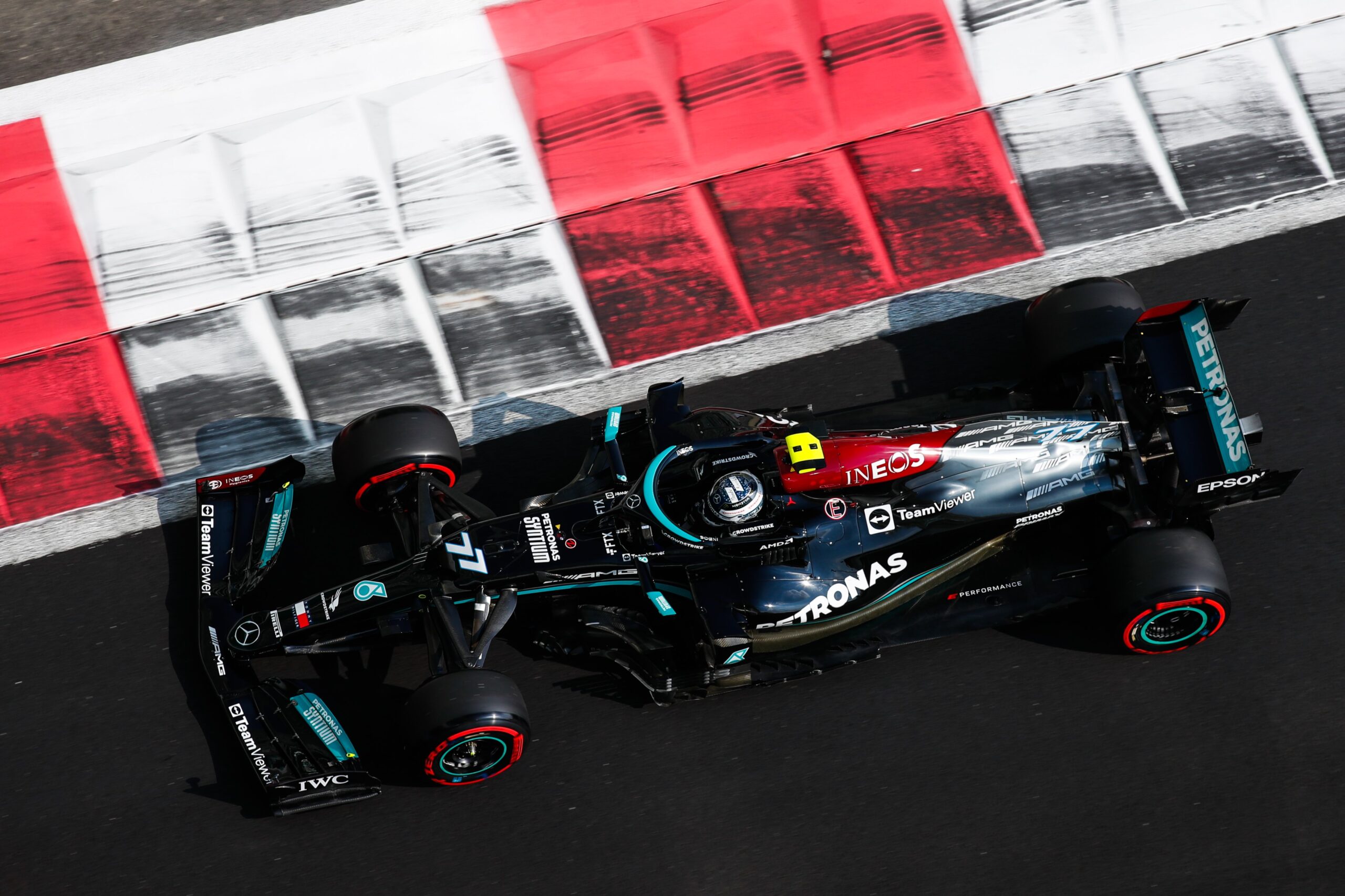 GP Abu Dhabi F1: Mercedes na frente… mas por muito pouco