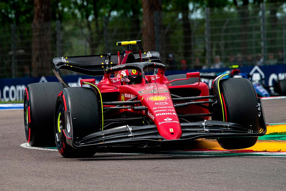 Ferrari quer perder mais peso removendo pintura do carro - Notícia de F1