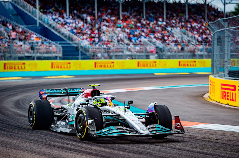 Mercedes tem 3 corridas para resolver problemas do carro