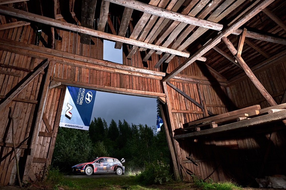WRC, Rali da Finlândia, PE17: Ott Tanak e Kalle Rovanperä fizeram o mesmo tempo