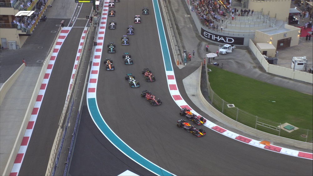 GP Abu Dhabi F1, volta 15: Red Bull domina, Mercedes ataca  Ferrari