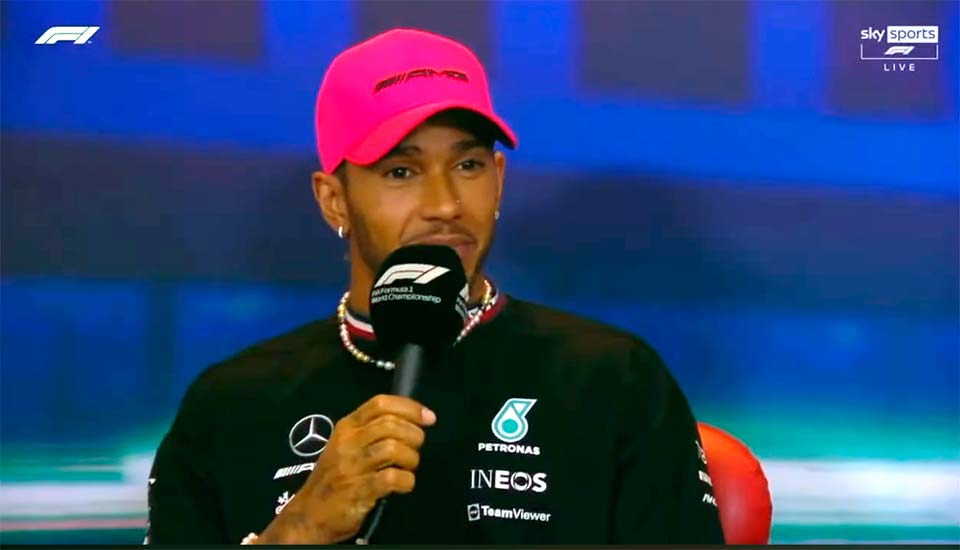 Q&A com Lewis Hamilton: “ Talvez o Seb (Vettel) venha fazer pára-quedismo comigo… mas ele disse que tem filhos…”