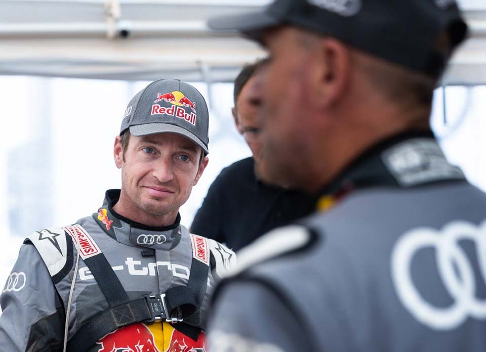 Dakar, Etapa 6: Stéphane Peterhansel acidentado, Edouard Boulanger no hospital