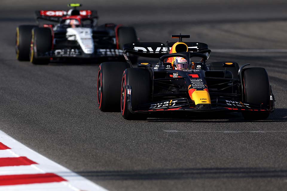 Fotos: o primeiro dia de treinos da F1 para o GP do Bahrein - Notícia de F1