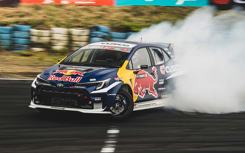 Max Verstappen pilota carro de drift e se diverte: 'Foi muito