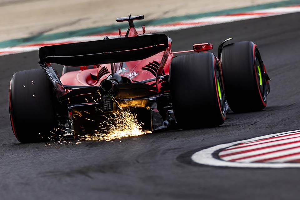 GP da Hungria de F1: Ferrari na frente nos ‘stints’ curtos, mas Red Bull e McLaren estão a 0.1s