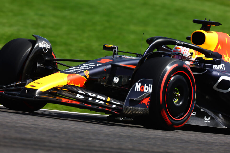 Verstappen passa régua na F1 2022 após vitória no GP do Japão