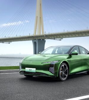 UE aprova taxas sobre elétricos chineses thumbnail