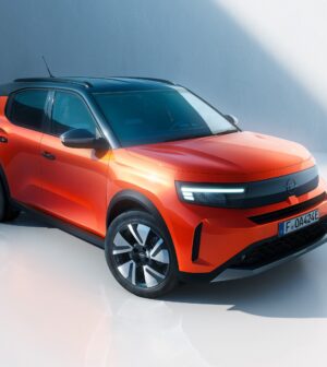 Salão Automóvel Híbrido e Elétrico de 2024: Stellantis leva novidades thumbnail