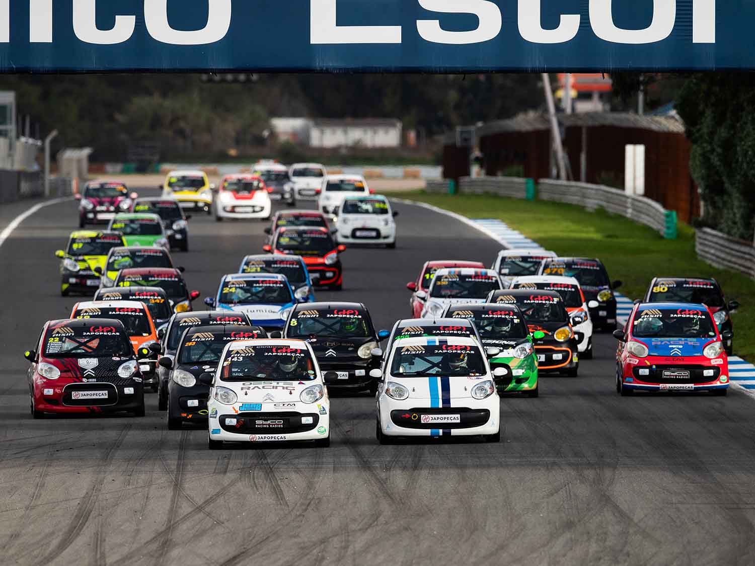 C1 Eurocup: competitividade e espírito de equipa na festa das 24H C1 no Circuito do Estoril