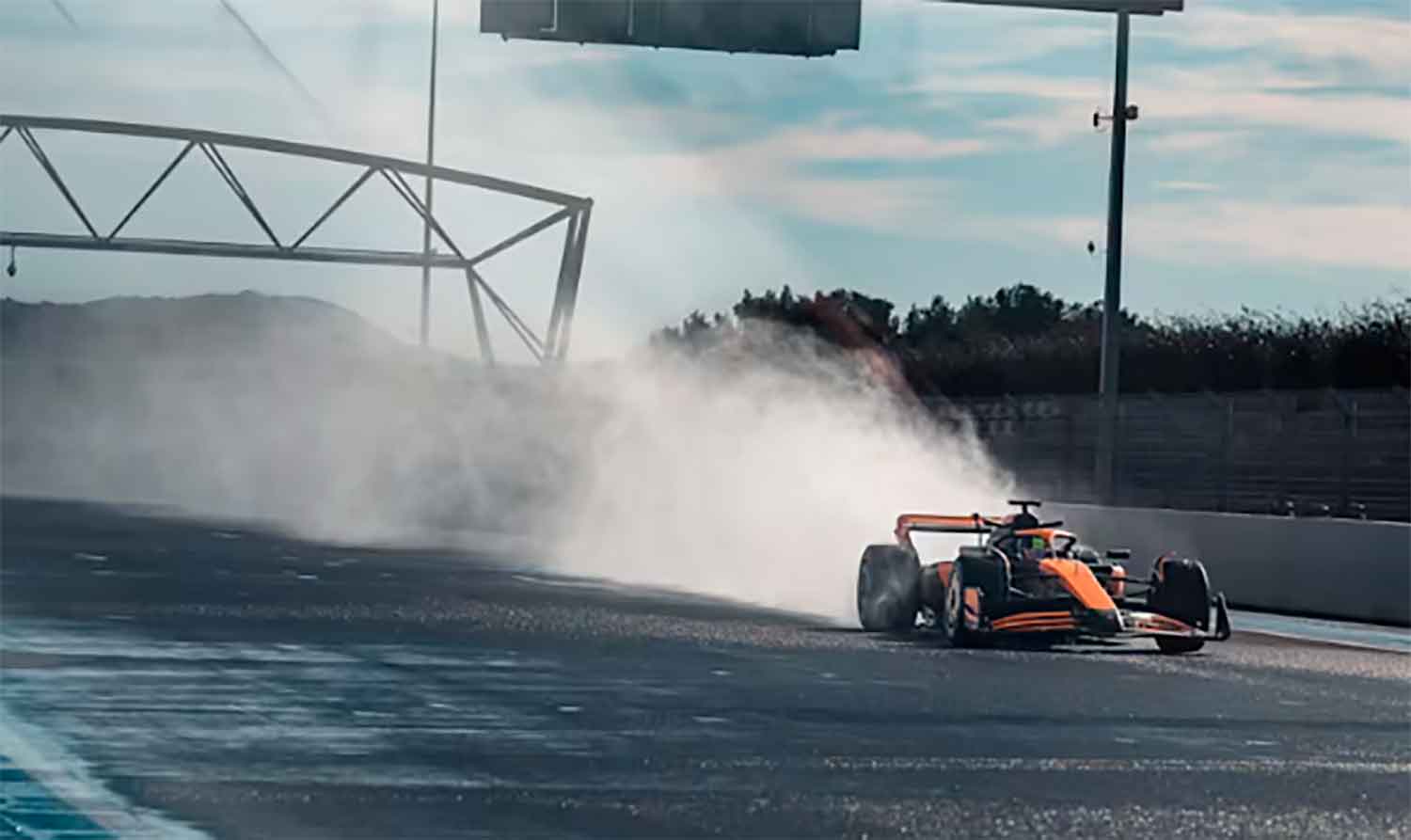 F1: Norris e Piastri testam a próxima geração de pneus de chuva