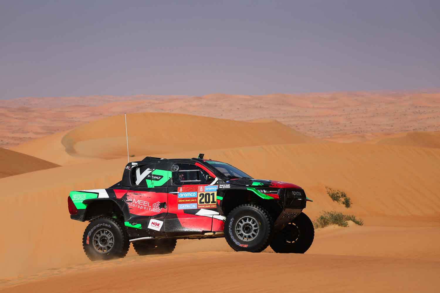 Dakar 2025: Yazeed Al Rajhi faz história com vitória em casa, portugueses em bom plano