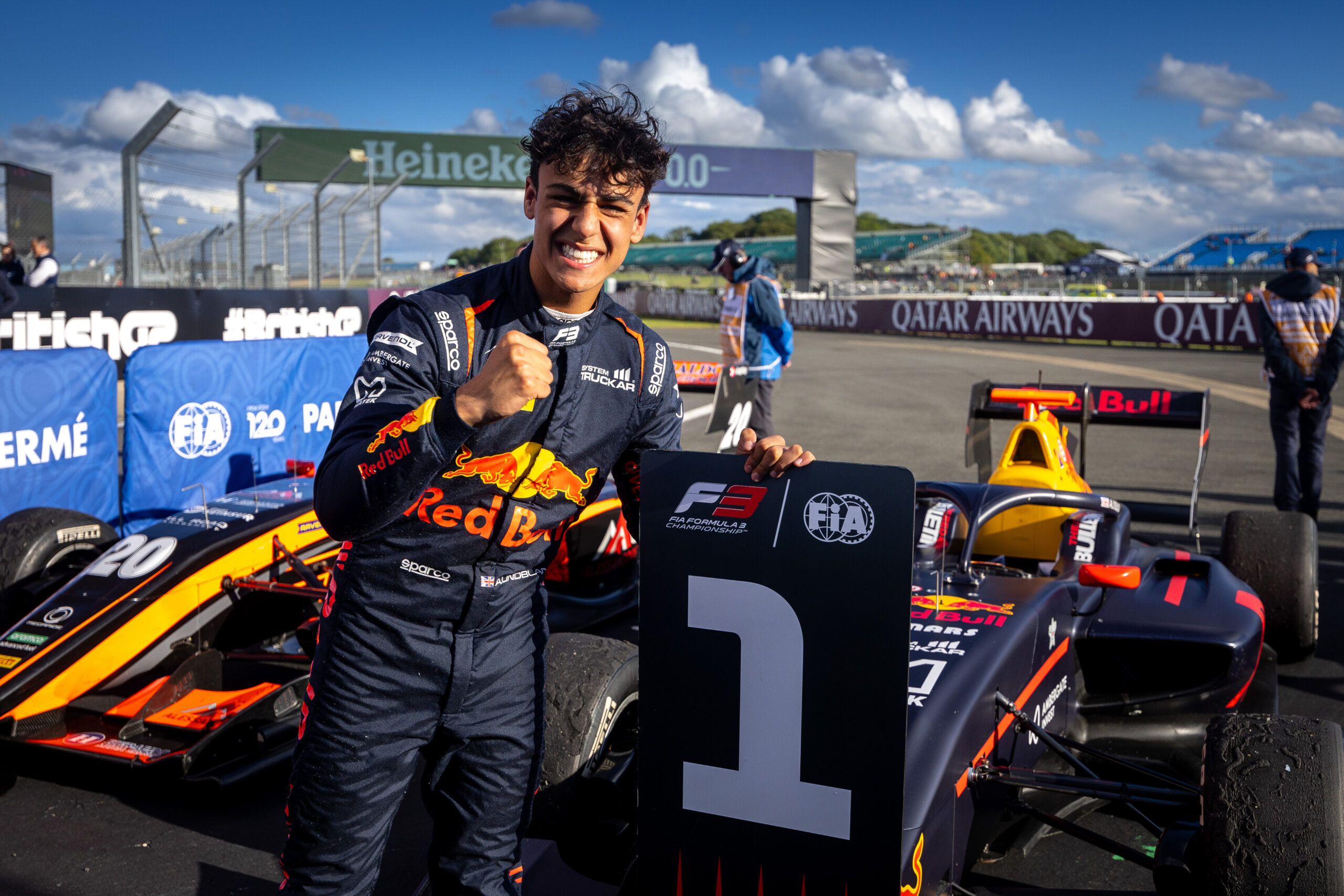 F1: Arvid Lindblad, a estrela do futuro da Red Bull