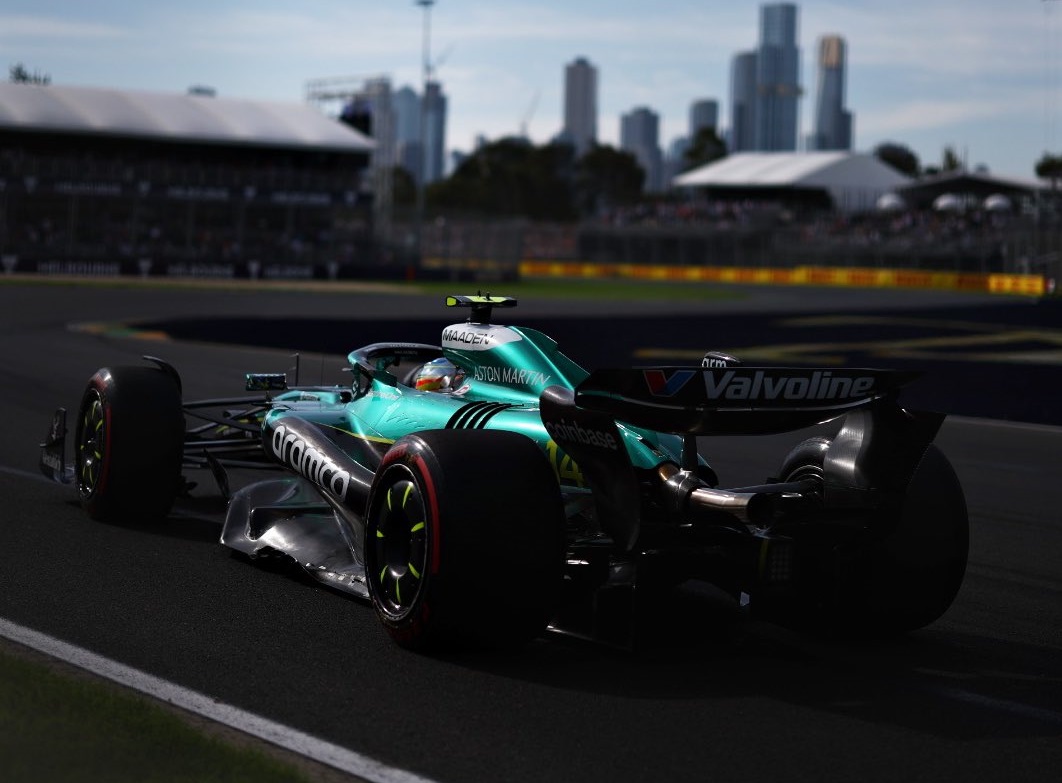F1, GP da Austrália: Alonso eliminado, Norris volta a ser o mais rápido