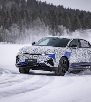 Alpine A390 foi testado na Lapónia thumbnail