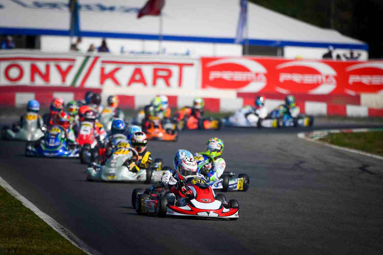 Xavier Lázaro vence e isola-se na frente da WSK Super Master Series