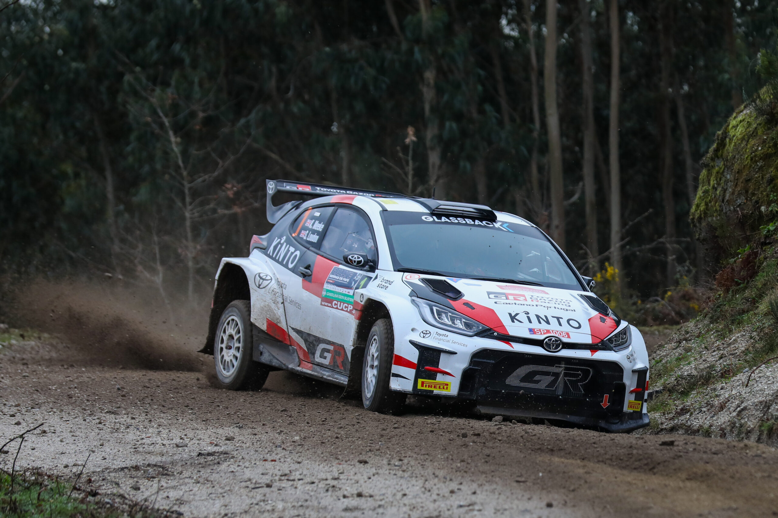 CPR, Rallye Serras de Fafe: Kris Meeke mantém o ritmo e volta a vencer