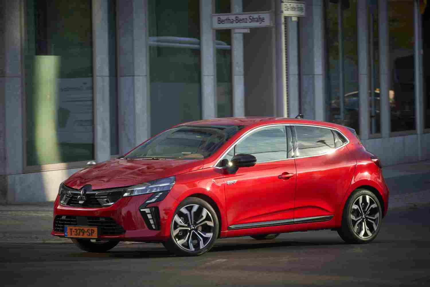 Mitsubishi poderá estar a ponderar um Colt elétrico thumbnail