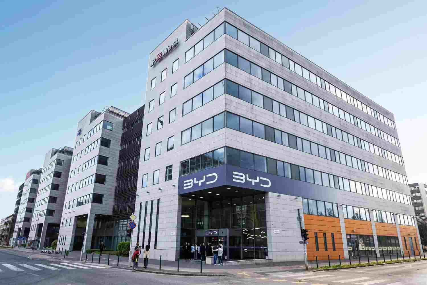 BYD abre sede europeia em Budapeste thumbnail