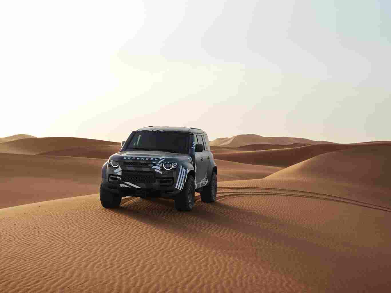 Defender prepara Dakar 2026 e anuncia pilotos: Peterhansel de regresso
