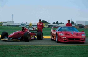Ferrari celebra aniversário do F50 thumbnail