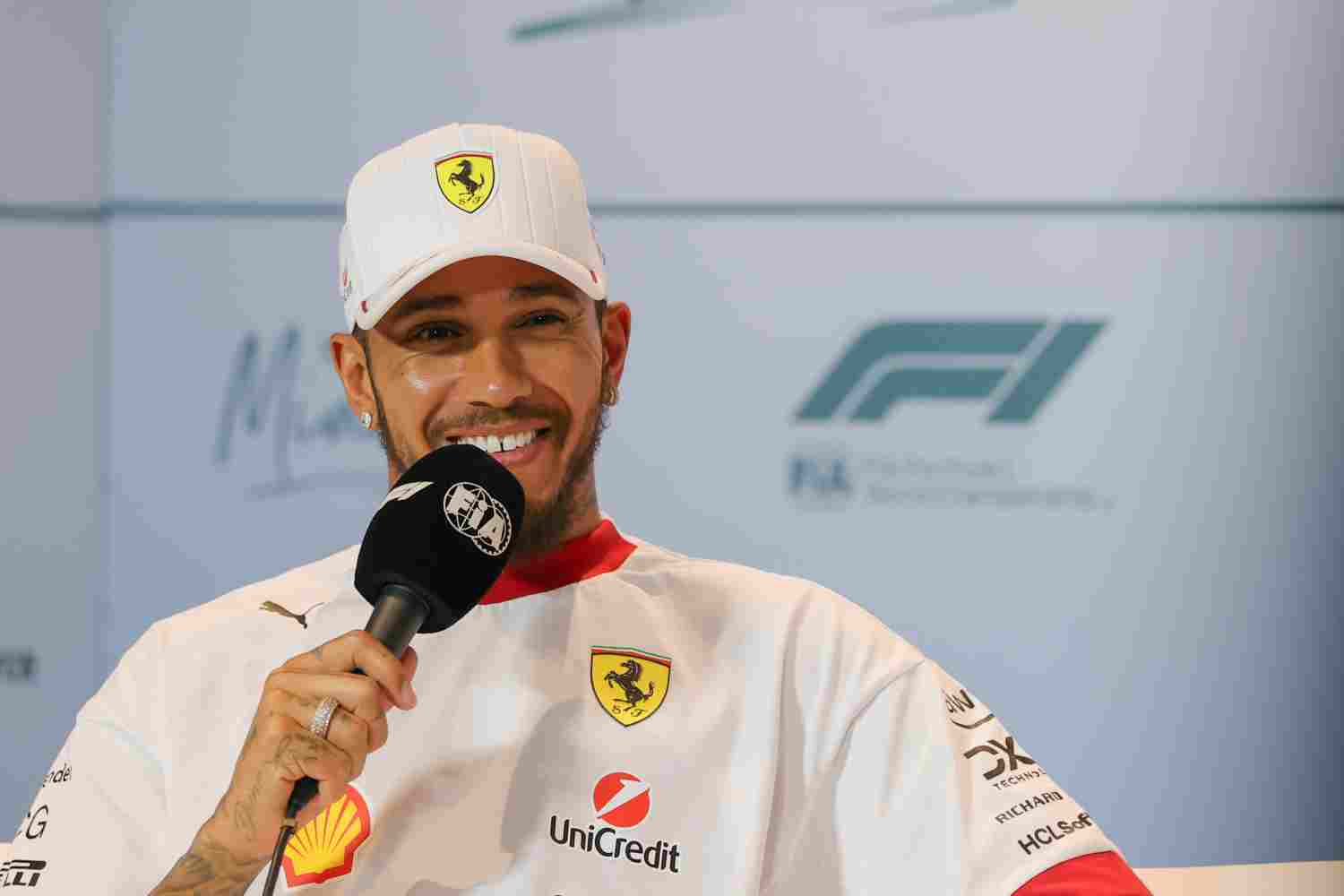 F1: Lewis Hamilton mantém a fé no carro da Ferrari