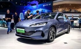 BYD mostra station wagon em Xangai thumbnail