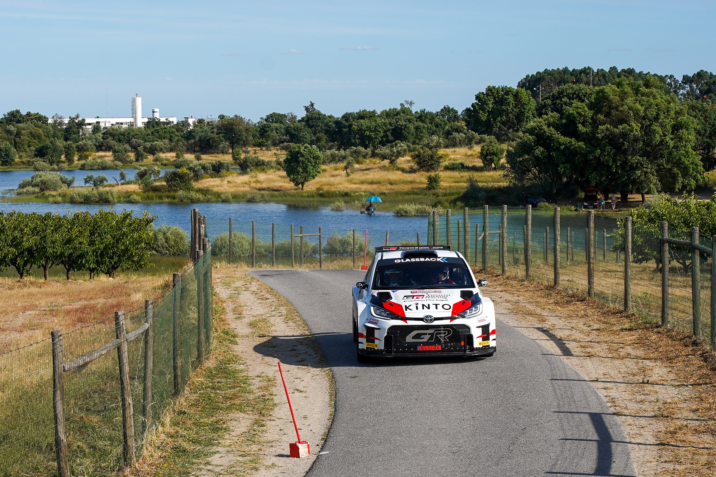 Rali Castelo Branco, PEC8: Kris Meeke mantém-se ao ataque e alarga a vantagem