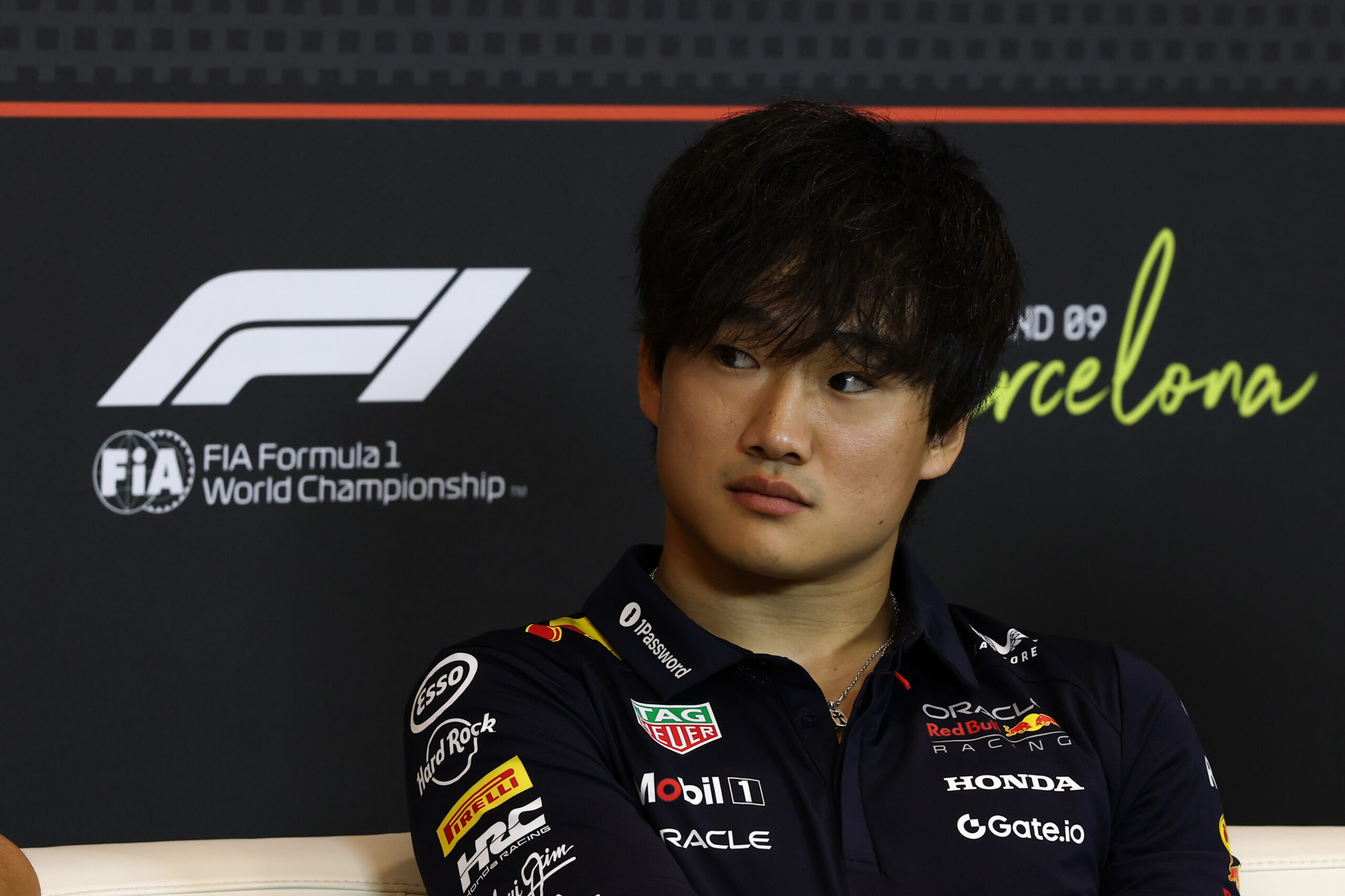 F1: Yuki Tsunoda continua demasiado longe de Max Verstappen
