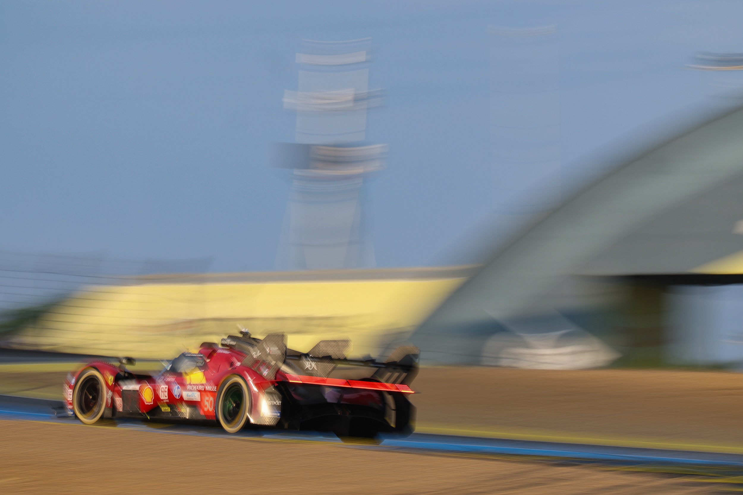 24h de Le Mans: Ferrari lidera a 6h do fim