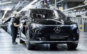 Mercedes-Benz interrompe produção de elétricos para os EUA. Encomendas fechadas thumbnail