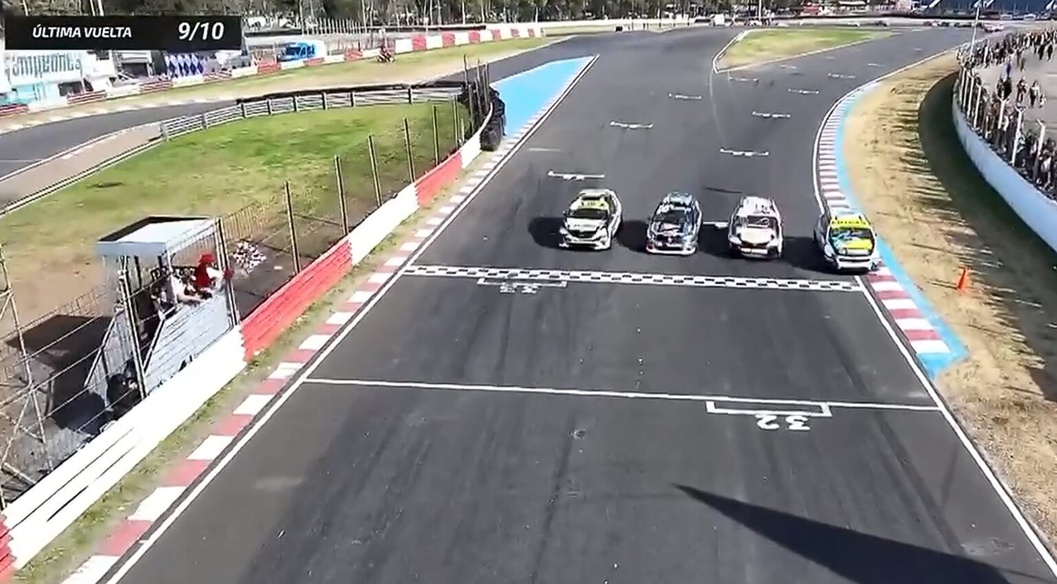 Quatro carros separados por… 0,042 segundos!