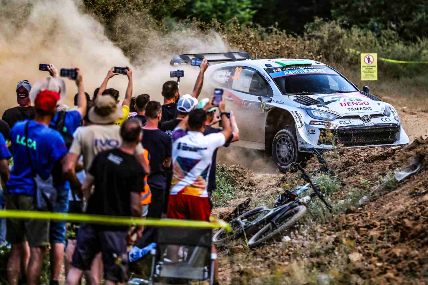 WRC 2025 ‘equilibra-se’: Evans perde terreno e Tänak aproxima-se…