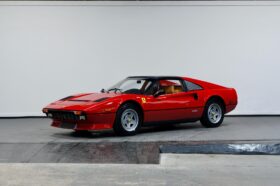 Este Ferrari tem mais de 400.000 km! thumbnail
