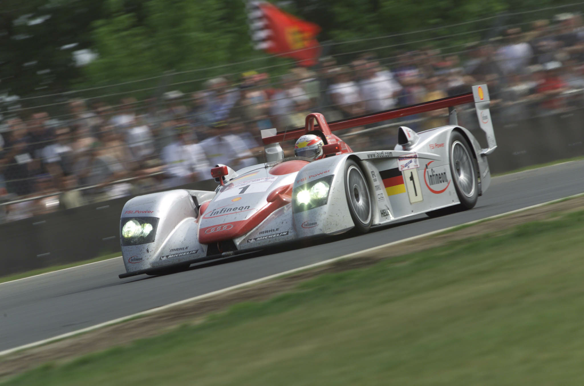 Audi R8 de 2002 vai fazer a sua estreia… no mundo digital do Project Motor Racing