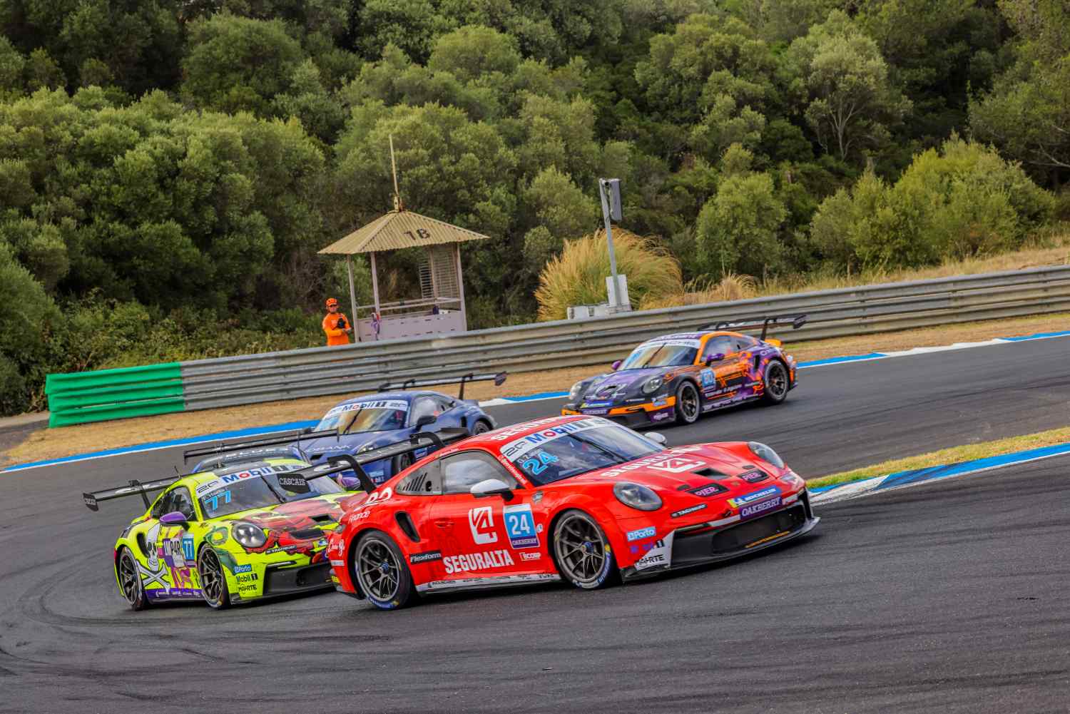 Porsche Cup Estoril: Zanon brilha, mas contratempos adiam o Pódio
