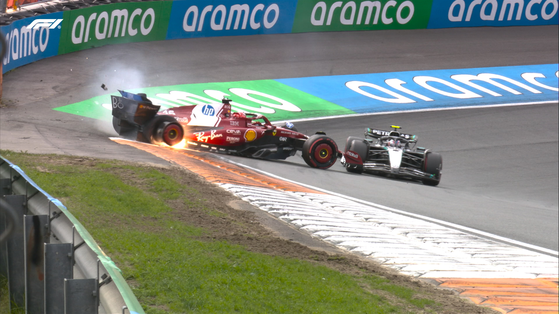 GP dos Países Baixos: Charles Leclerc, tocado por Kimi Antonelli, está fora de prova