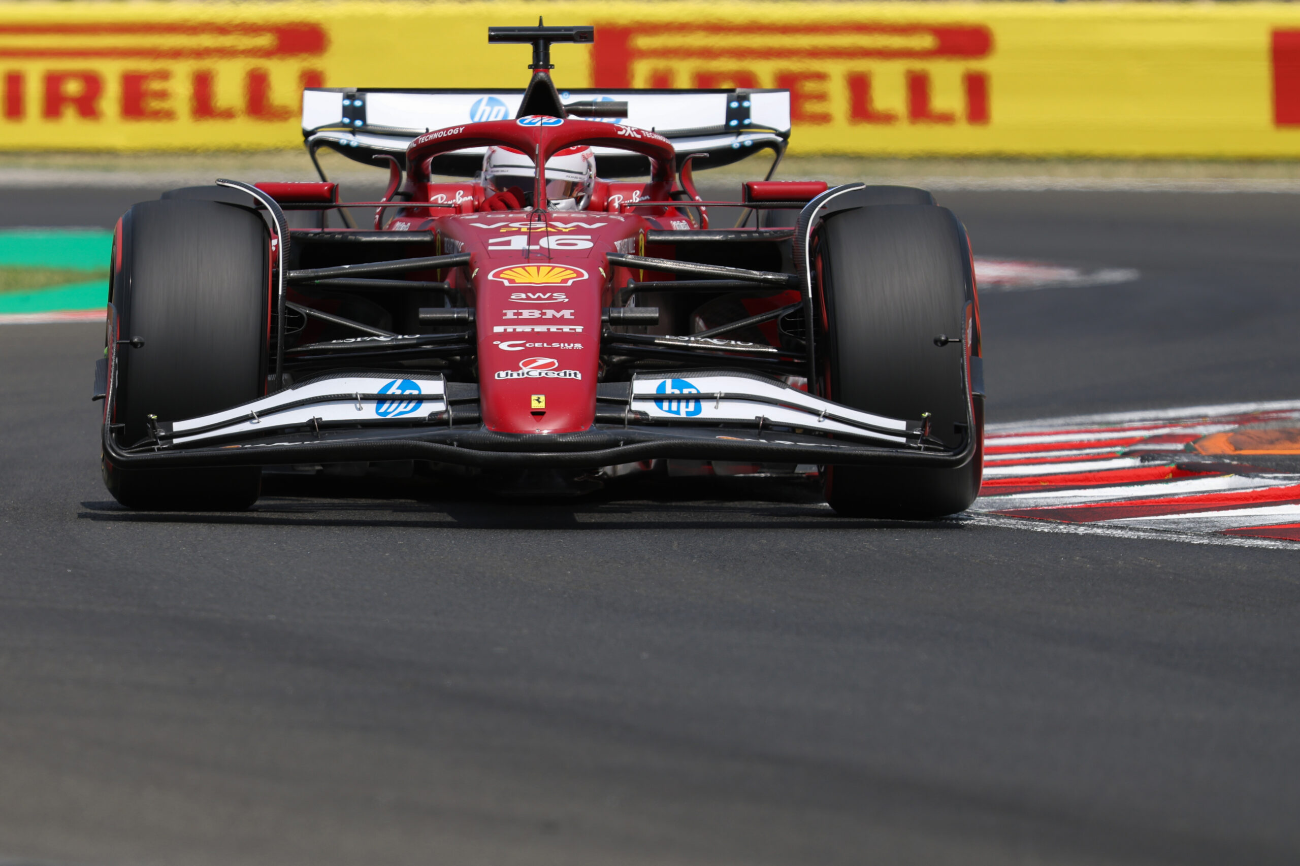 GP da Hungria, volta 35: Charles Leclerc lidera, Lando Norris tenta uma paragem