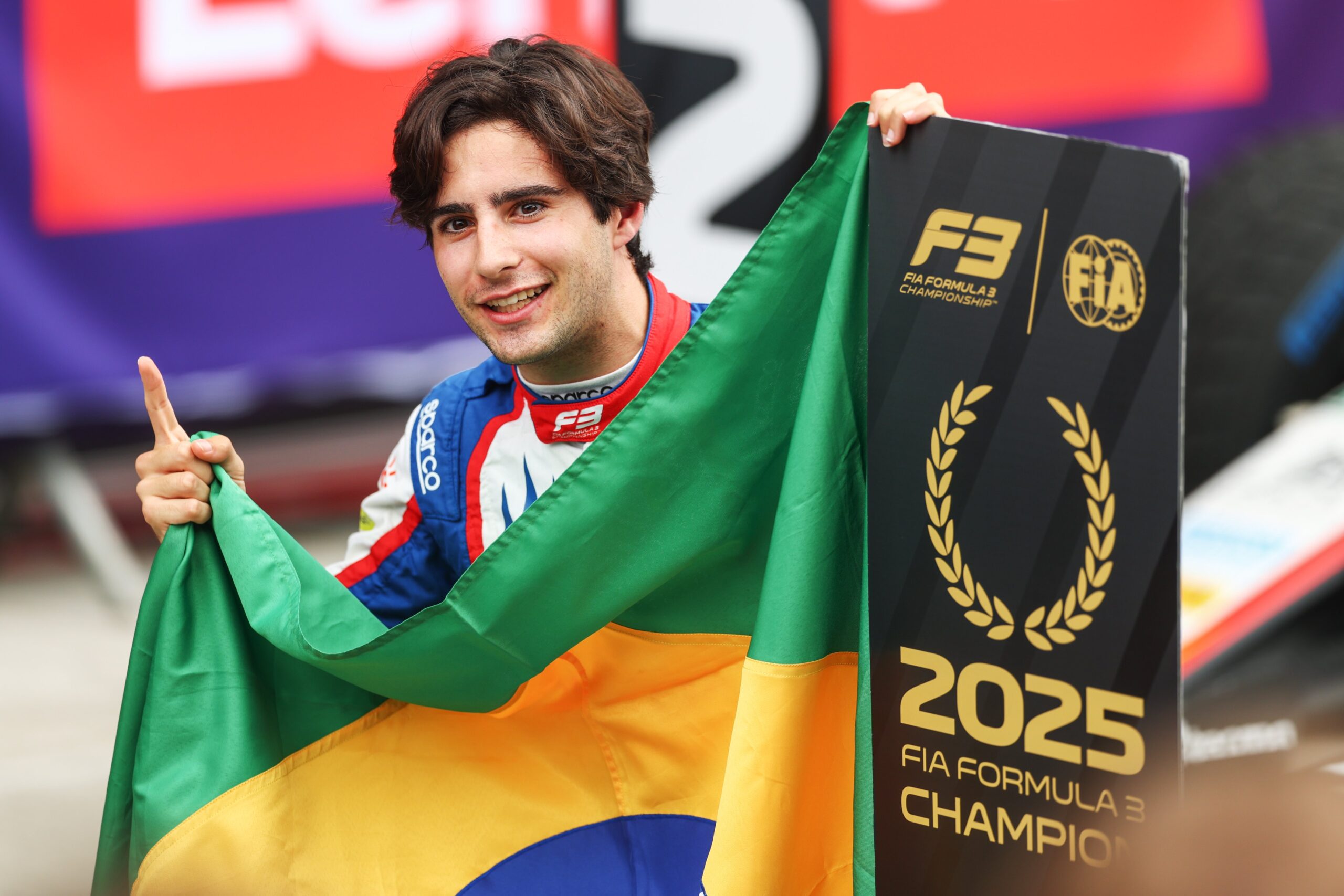 F3: Rafael Câmara vence e sagra-se campeão