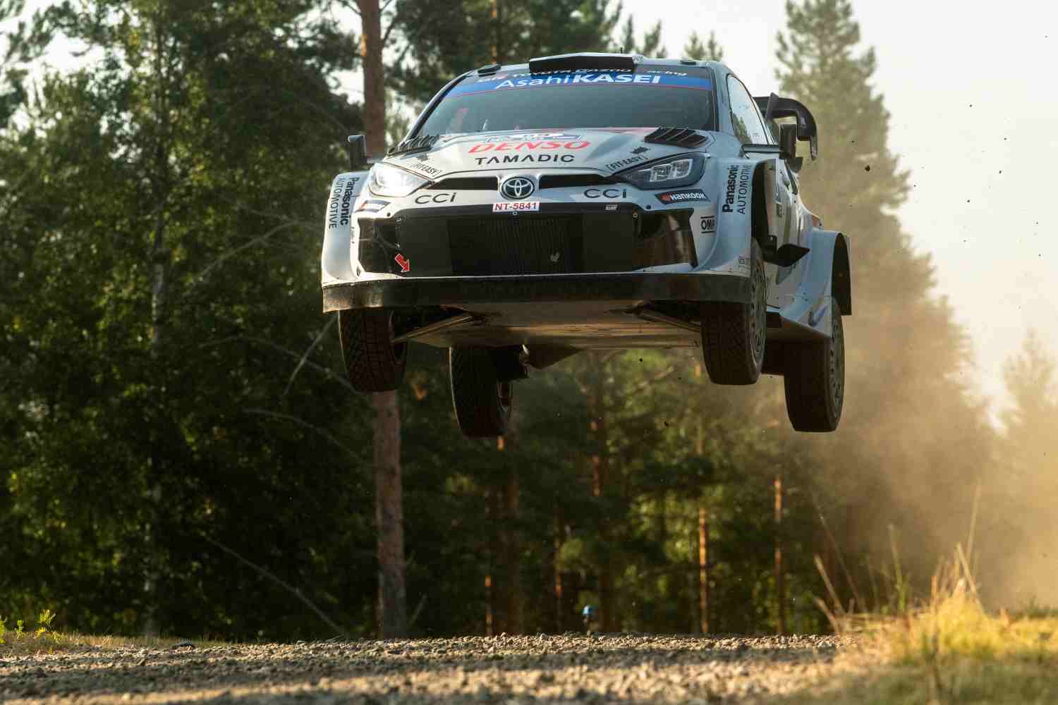 WRC, Rali da Finlândia/PEC8: quatro equipas em 7.2s…