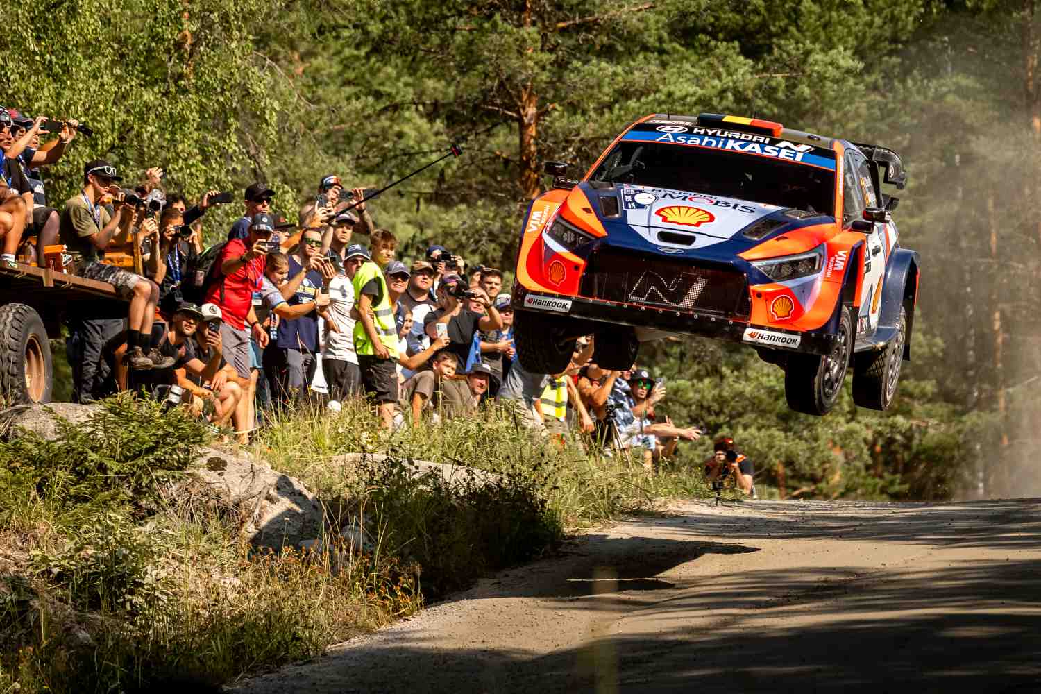 WRC, Rali da Finlândia/PEC9: Neuville reage a Rovanpera
