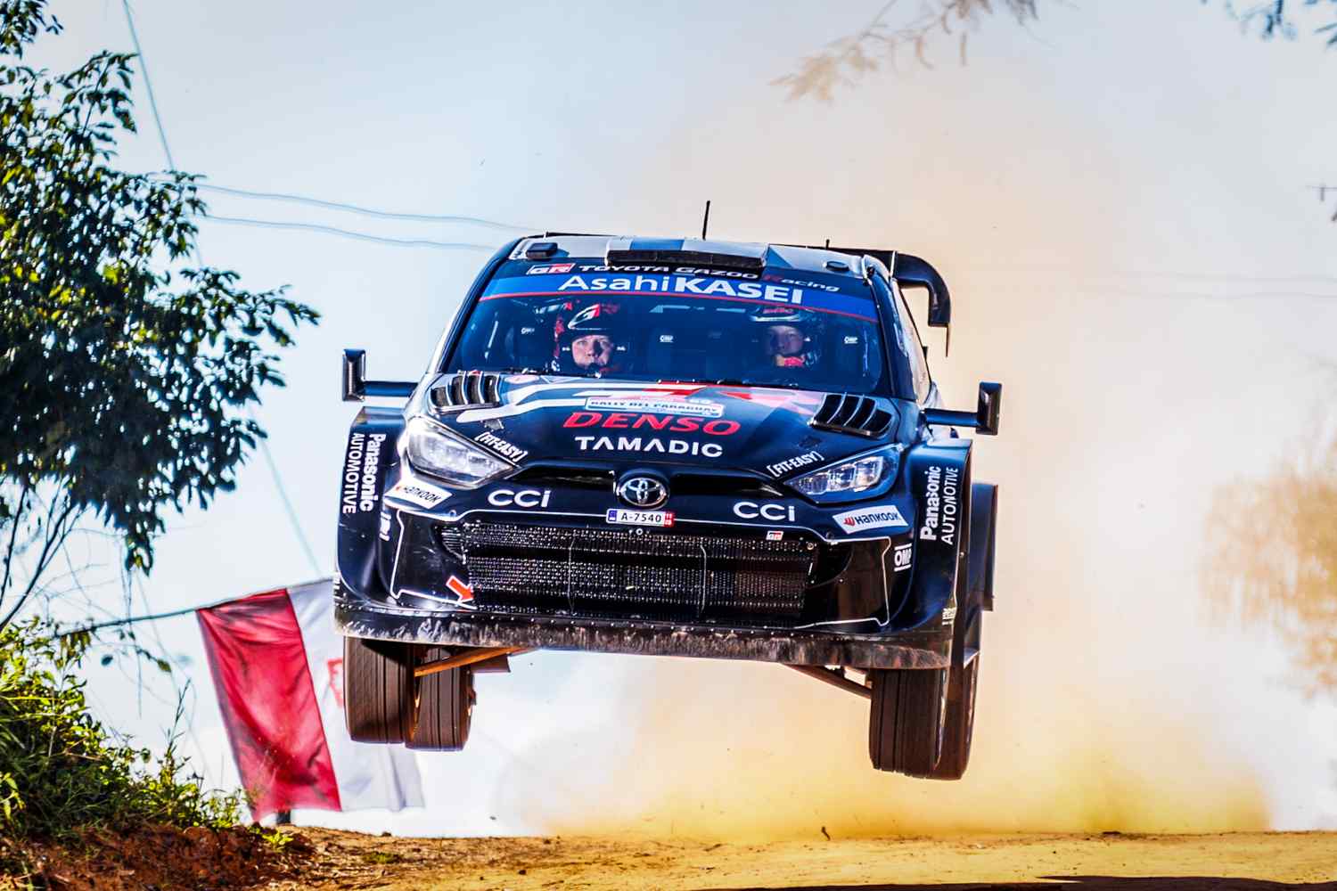 WRC, Rali do Paraguai, PEC1: Compressões e caos no arranque, Rovanpera na frente