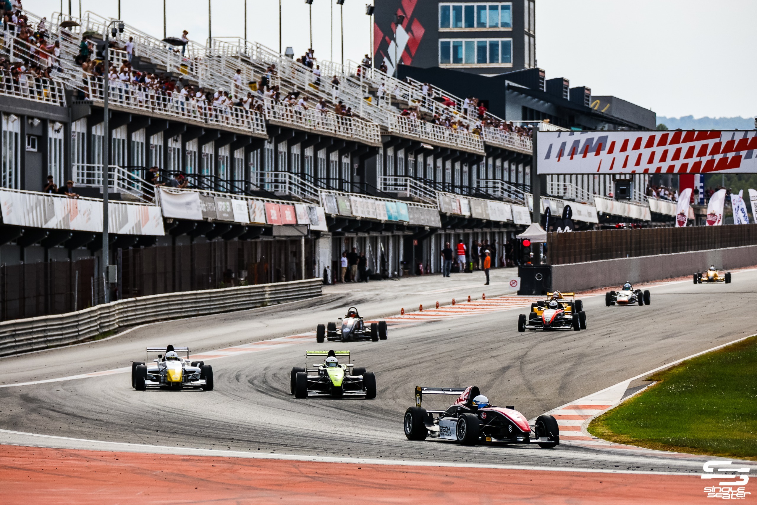 Single Seater Series: Duas boas corridas em Valência