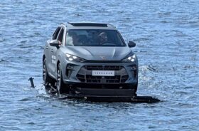 Cupra Terramar na terra e no… Tejo thumbnail