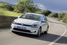 Volkswagen Golf elétrico “atrasado” thumbnail