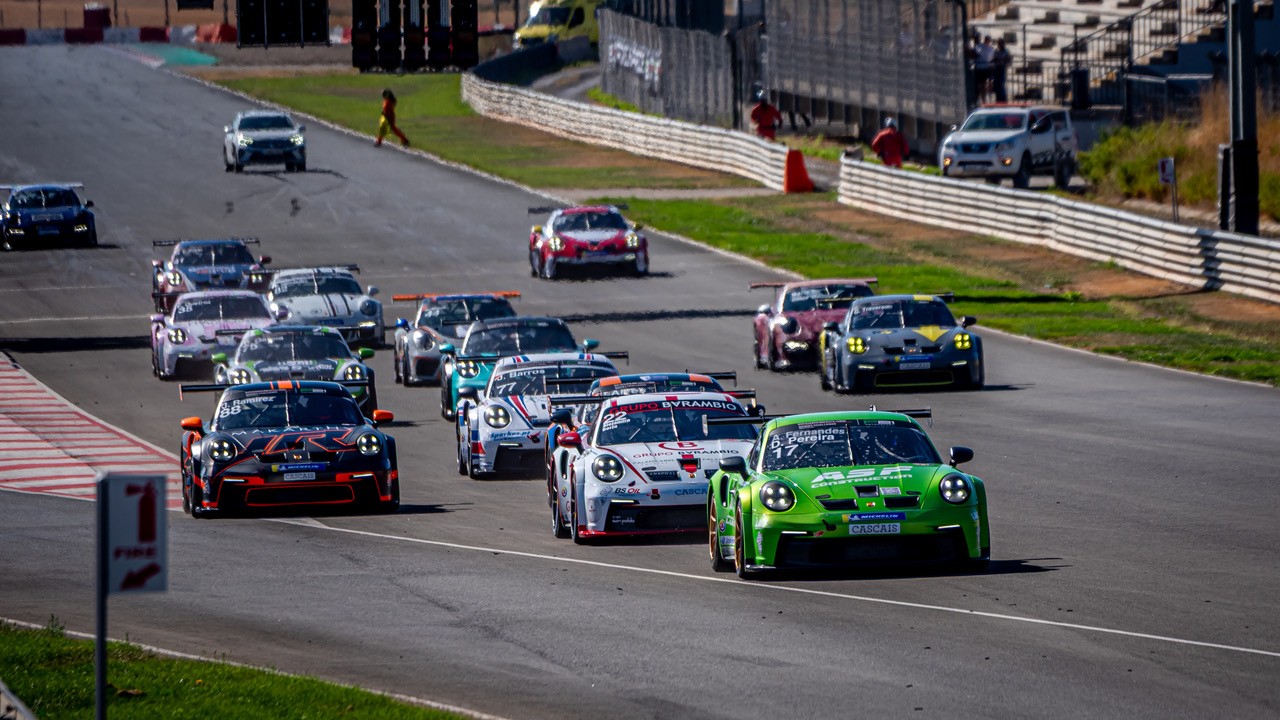 Porsche Sprint Challenge: Dylan Pereira vence Sprint Race 2 em Navarra