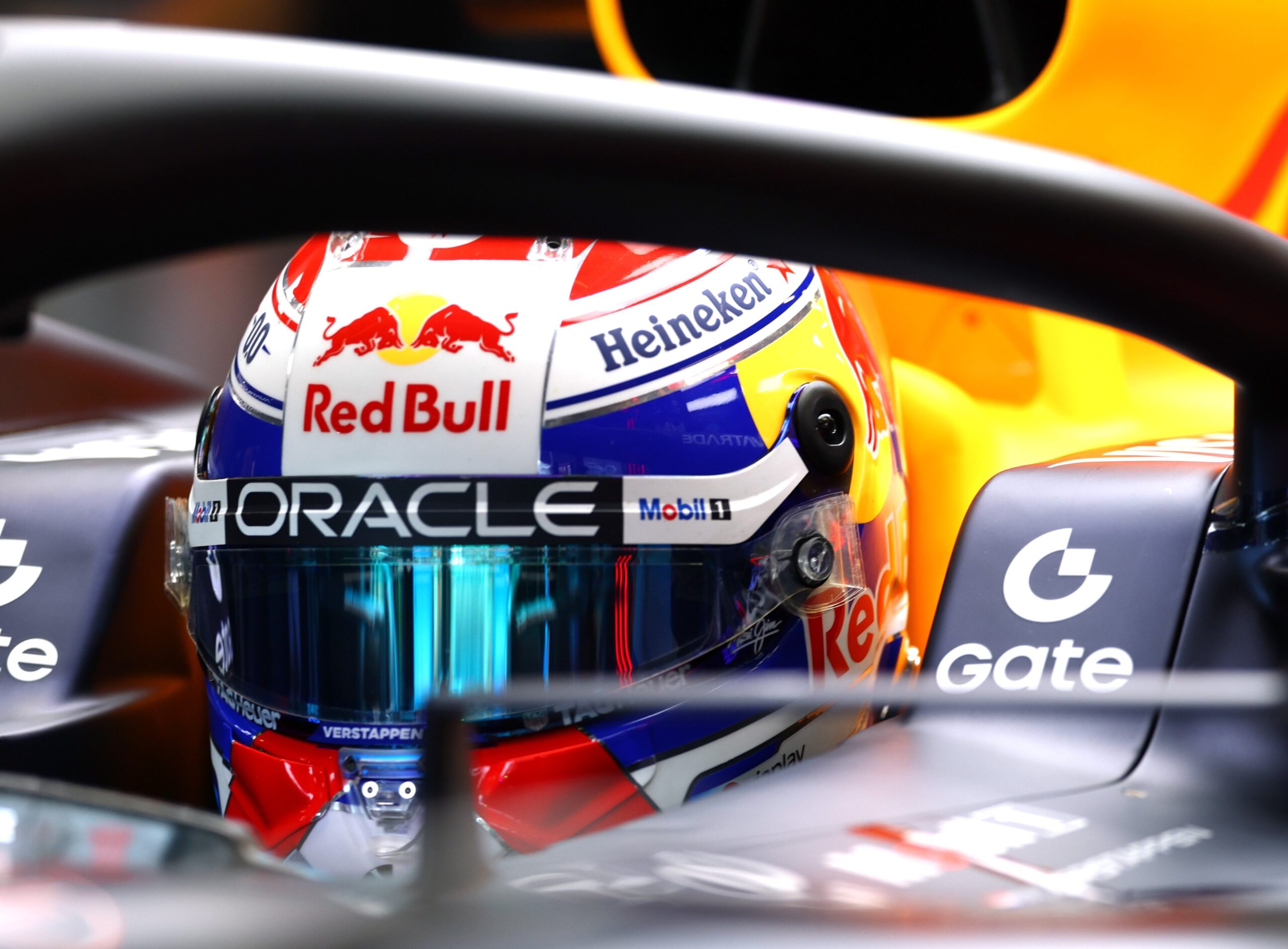 GP do Azerbaijão: Pole para Verstappen, Sainz e Lawson no pódio, após 6 interrupções