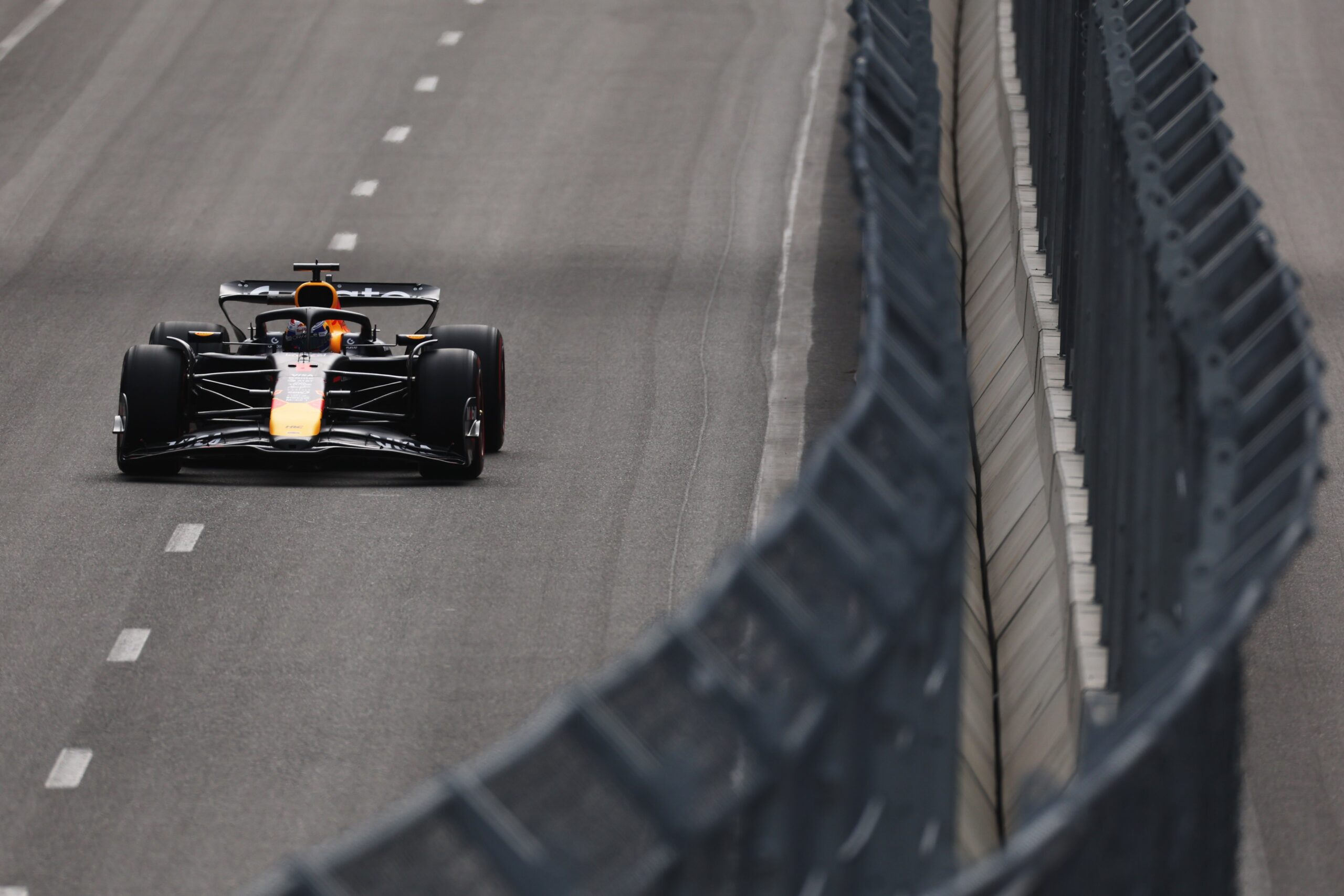 GP do Azerbaijão F1: Max Verstappen agradado com equilíbrio… falta velocidade