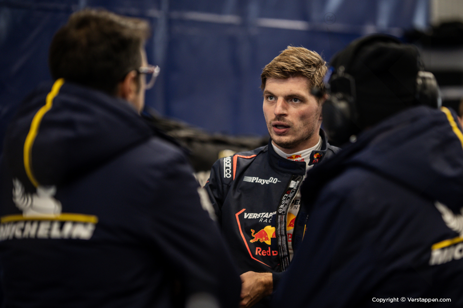 Max Verstappen já lidera na sua primeira corrida de endurance em GT3, em Nürburgring (vídeo)